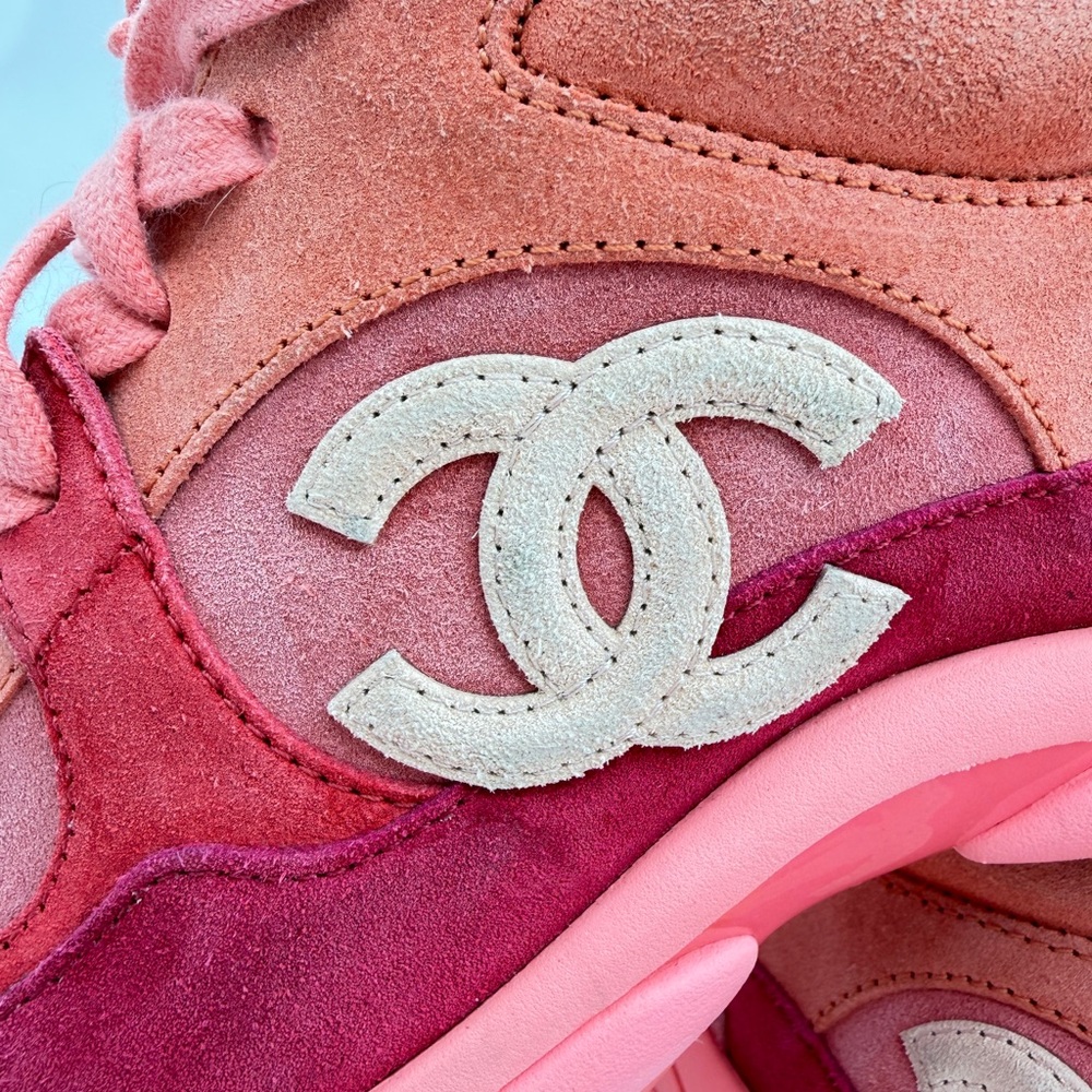 CHANEL Suede CC Logo Women's Pink and Red Sneakers - Picture 2 of 12